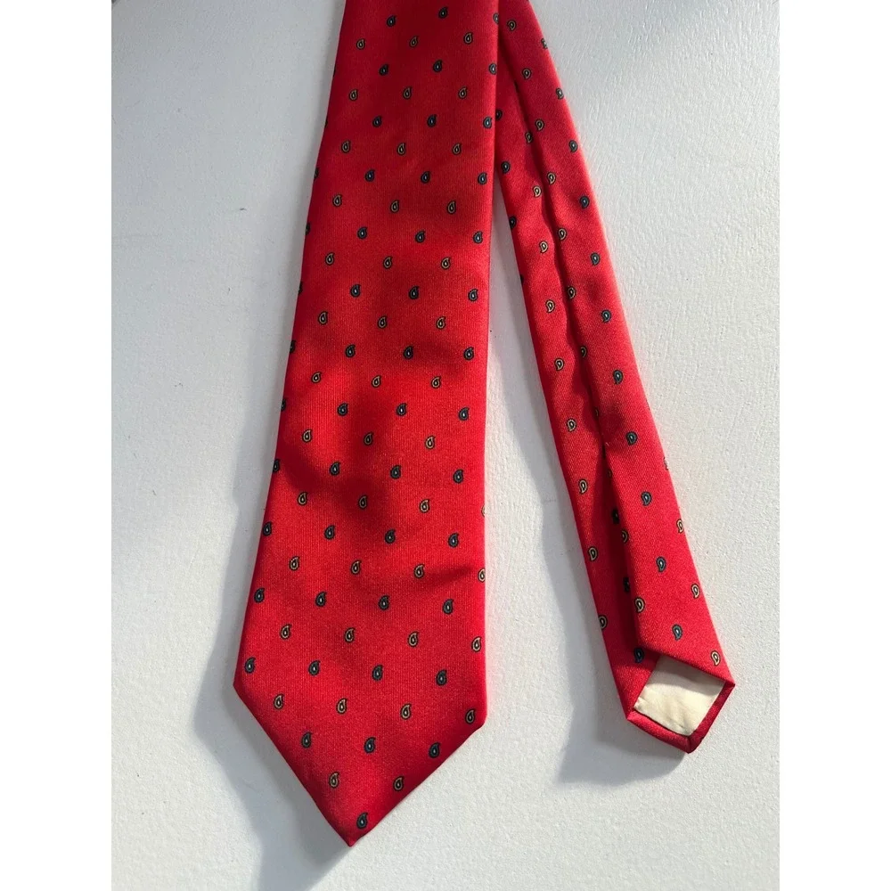 John Henry Mens Red Paisley Silk Blend Classic Necktie Business Formal Accessory